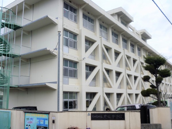 大和高田市大字西坊城の土地(大和高田市立片塩中学校)