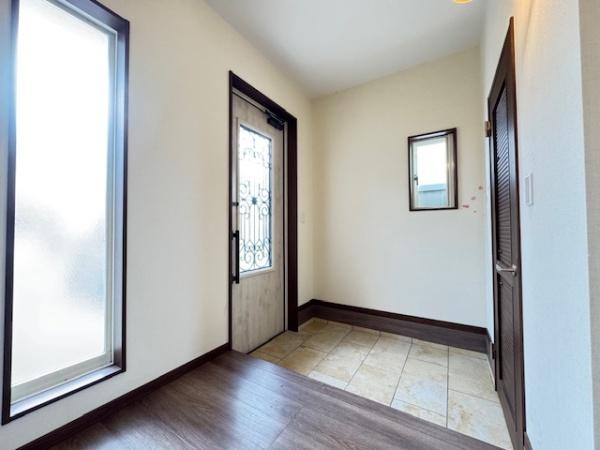 北葛城郡上牧町下牧1丁目の中古一戸建て(玄関)