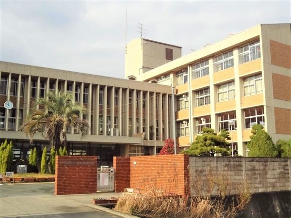大和高田市大字市場の中古一戸建て(大和高田市立高田西中学校)