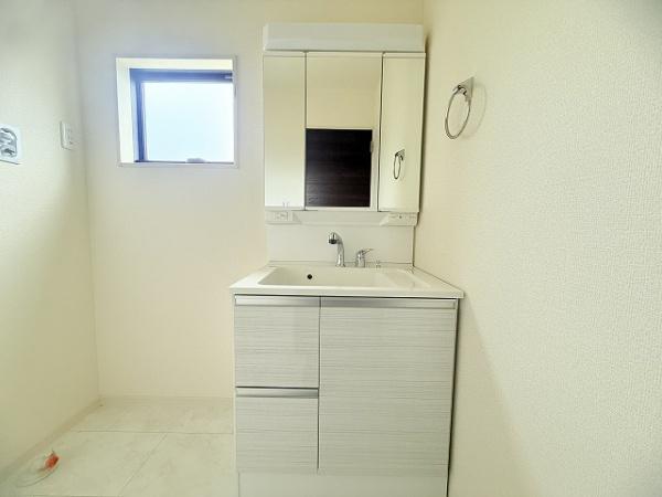 橿原市山本町　2号棟　新築戸建