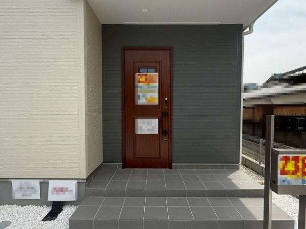 桜井市大福11期 1号棟 新築戸建(玄関)