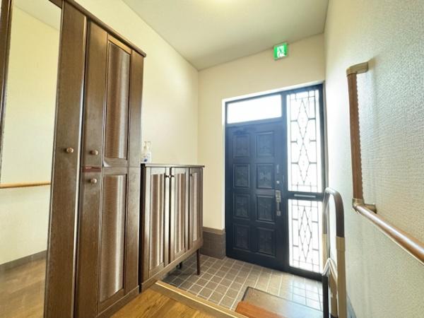 北葛城郡上牧町米山台2丁目の中古一戸建て(玄関)