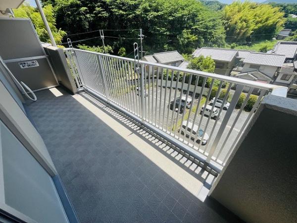 ローレルコート桜井南(バルコニー)