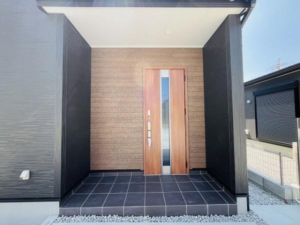 大和高田市西坊城８期　２号棟　新築戸建