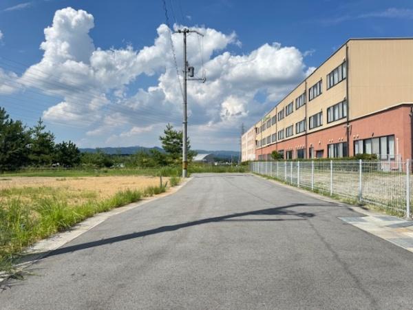 北葛城郡上牧町ささゆり台3丁目の土地(前面道路含む現地写真)