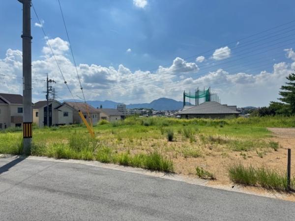 北葛城郡上牧町ささゆり台3丁目の土地(前面道路含む現地写真)