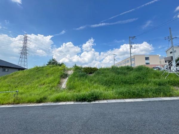 北葛城郡上牧町ささゆり台3丁目の土地(前面道路含む現地写真)