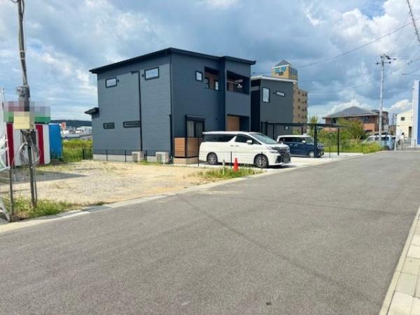 香芝市高の土地(前面道路含む現地写真)