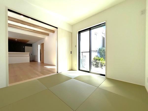 大和高田市西三倉堂１丁目　２号棟　新築戸建