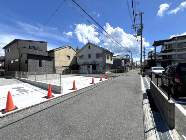 大和高田市西三倉堂１丁目　２号棟　新築戸建