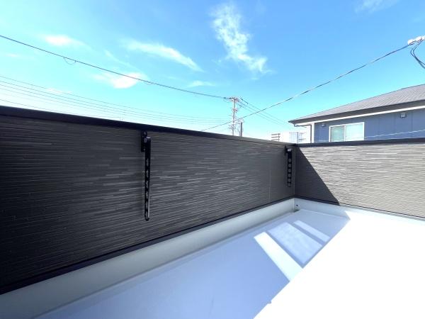 大和高田市西三倉堂１丁目　２号棟　新築戸建