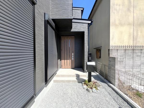 大和高田市西三倉堂１丁目　２号棟　新築戸建