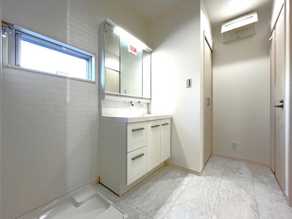 大和高田市西三倉堂１丁目　１号棟　新築戸建