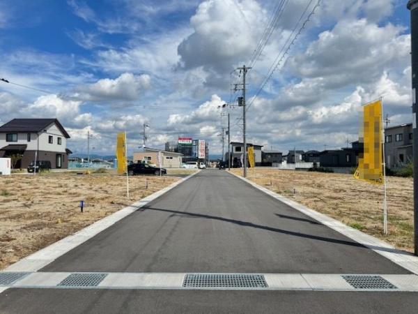 北葛城郡広陵町大字三吉の土地