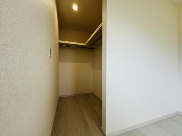 桜井市浅古 2号棟 新築戸建(収納)