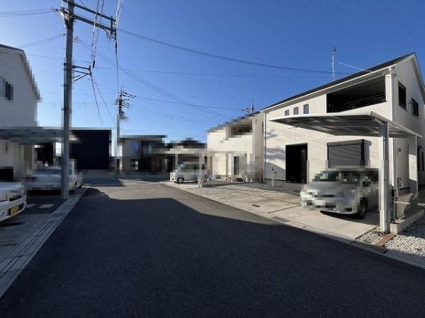 桜井市大字西之宮の中古一戸建て(前面道路含む現地写真)