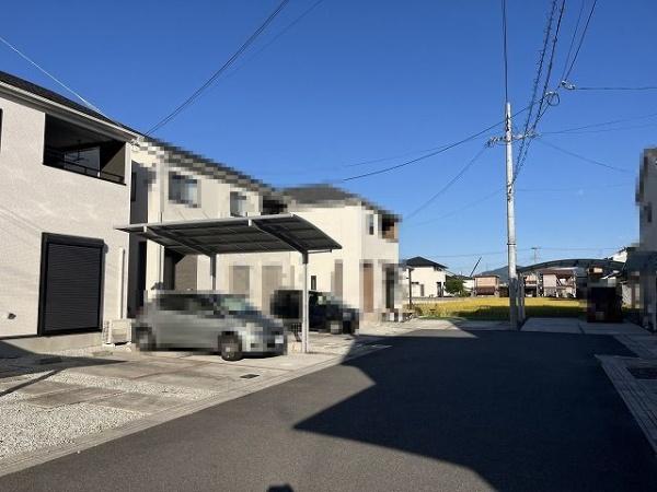 桜井市大字西之宮の中古一戸建て(前面道路含む現地写真)
