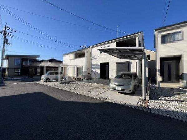 桜井市大字西之宮の中古一戸建て(前面道路含む現地写真)