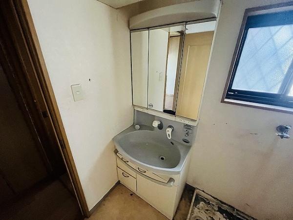 葛城市忍海の中古一戸建て(洗面台・洗面所)