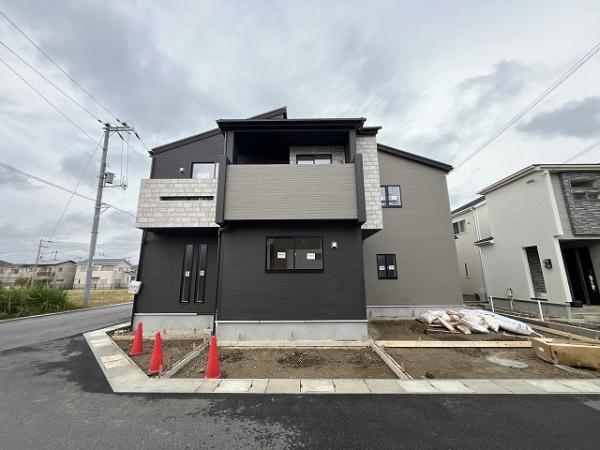 川西町結崎 5号棟 新築戸建(前面道路含む現地写真)