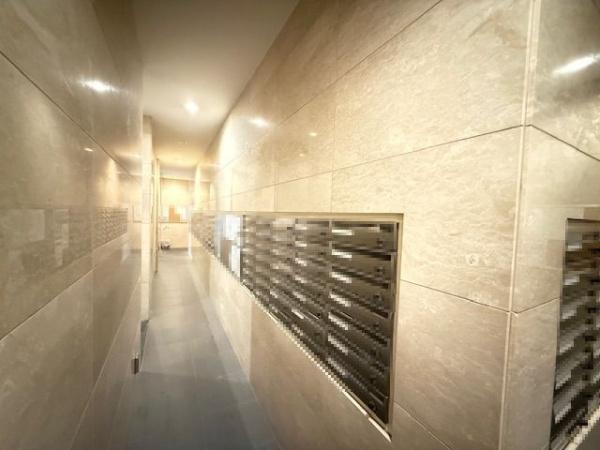 ルネッサなんばタワー