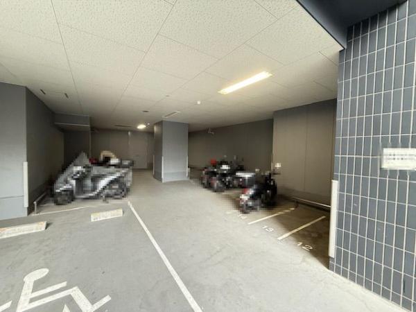 ルネッサなんばタワー