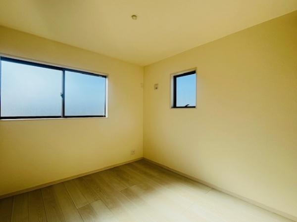 生駒郡斑鳩町龍田4丁目　2号棟　新築戸建