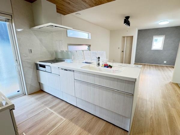 生駒郡斑鳩町龍田南5丁目　新築戸建　2号棟