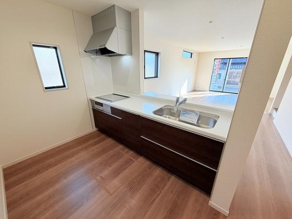 天理市長柄町　3号棟　新築戸建