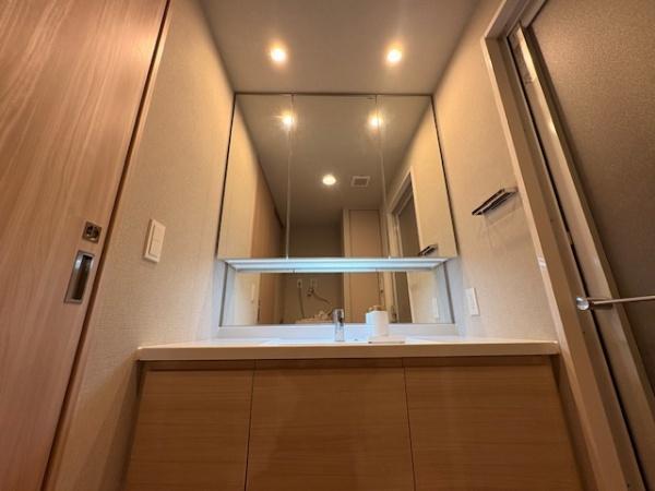 THE　CROSS　CITY　TOWER　27階