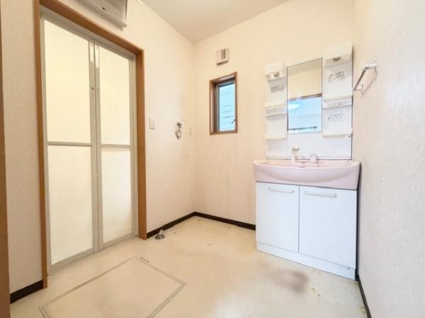 生駒郡斑鳩町目安４丁目の中古一戸建て