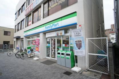 ピアッツァコート神宮前(ファミリーマート橿原神宮前駅西口店)