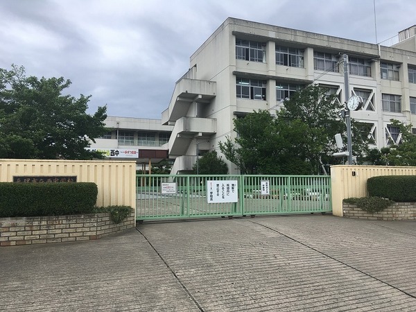 天理市田井庄町の中古一戸建て(天理市立西中学校)