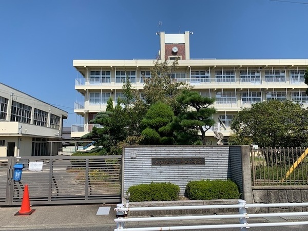 大和高田市大字市場の土地(大和高田市立陵西小学校)