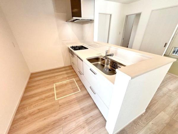 橿原市曲川町3丁目　4号棟　新築戸建