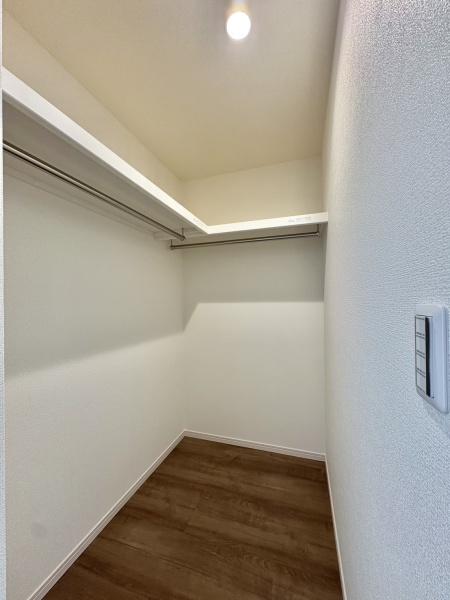 広陵町三吉３期　２号棟　新築戸建