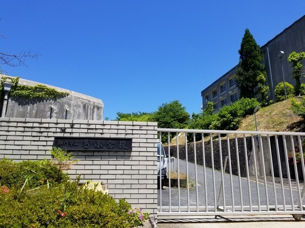 御所市大字戸毛の中古一戸建て(御所市立葛小学校)