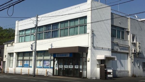 光明台ハイタウン4号棟(池田泉州銀行三林支店)