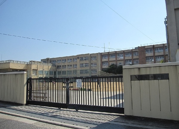 ラウムズ三国ヶ丘(堺市立榎小学校)