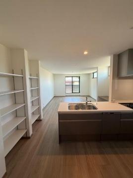 堺市堺区材木町東4丁の新築一戸建(リビング)