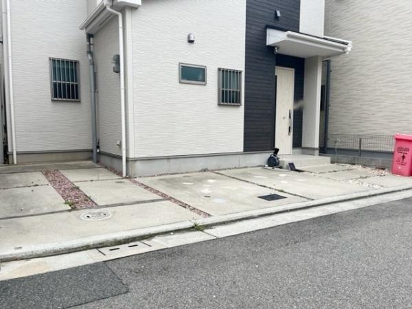 堺市北区野遠町の中古一戸建て(駐車場)