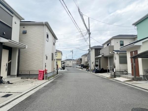 堺市北区野遠町の中古一戸建て(前面道路含む現地写真)