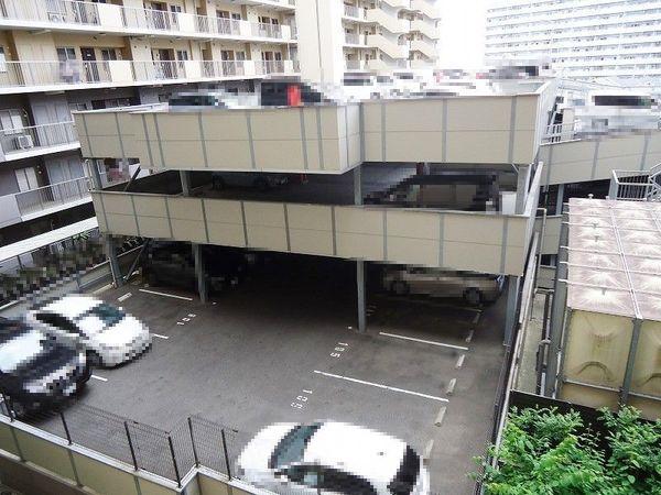 ヴューイスト泉ヶ丘(駐車場)