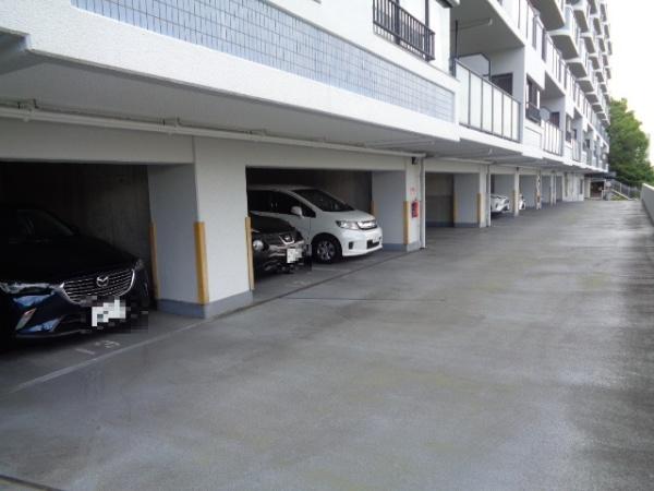 コスモヒルズ北野田(駐車場)