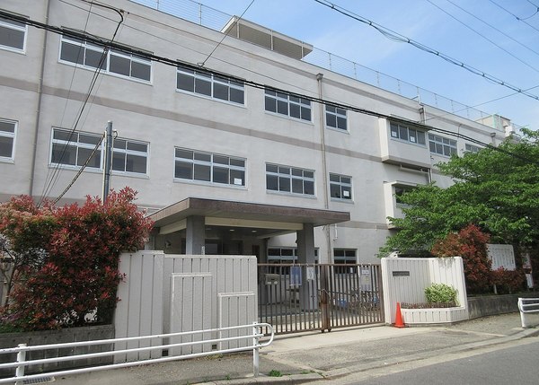 ２号棟(高石市立清高小学校)