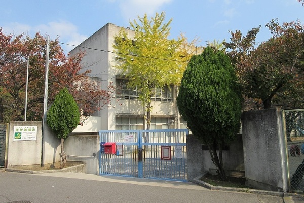 堺市北区北花田町２丁(堺市立五箇荘東小学校)