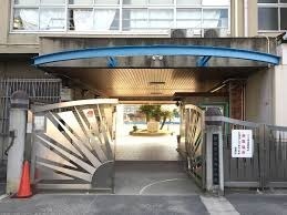 松原市天美東９丁目　１号棟(松原市立天美小学校)