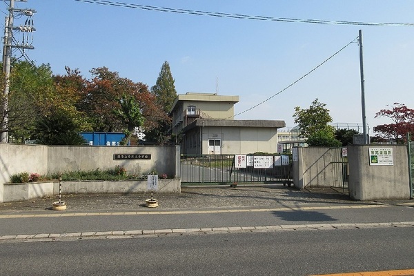 新金岡３丁１番住宅第１８棟(堺市立金岡北中学校)