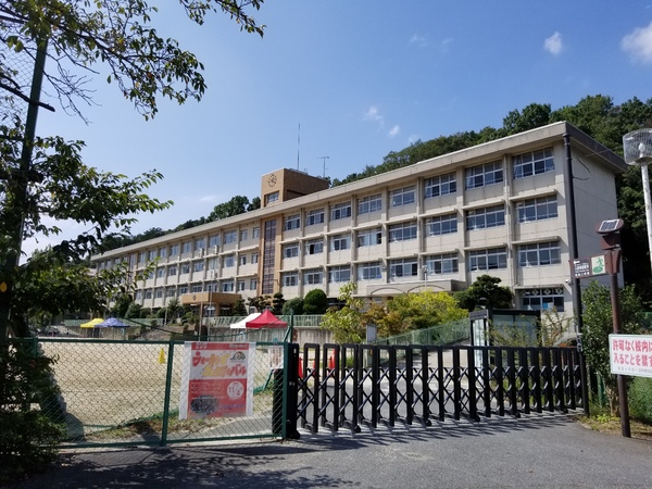 桜井市朝倉台西5丁目の土地(桜井市立朝倉小学校)