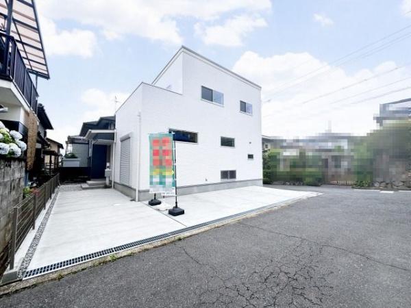 橿原市菖蒲町１丁目の中古一戸建て